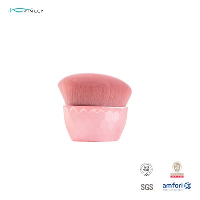 Diverse spazzole di trucco dei capelli sintetici rosa con la metropolitana di plastica
