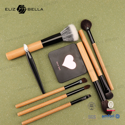 Completa la tua collezione di trucco con diversi stili di pennello per il trucco