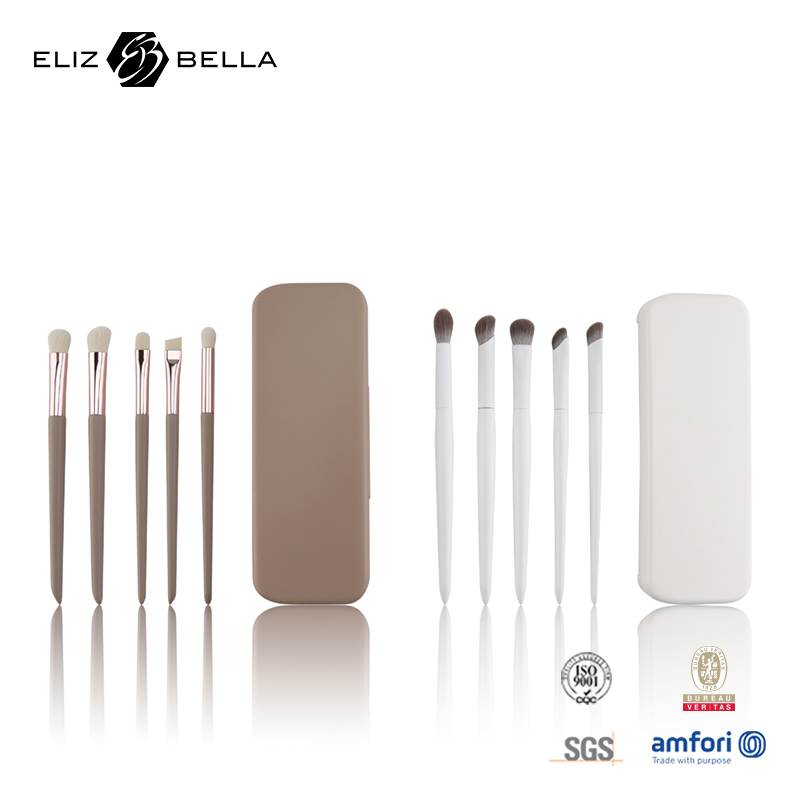 Set di spazzole per il trucco portatile per il viso essenziale per il truccatore professionista o per la casa